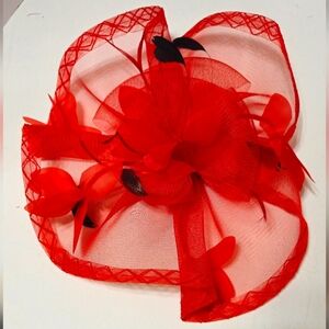 ``RH25092 Large Red Mesh Fascinator with Bow & Feathers